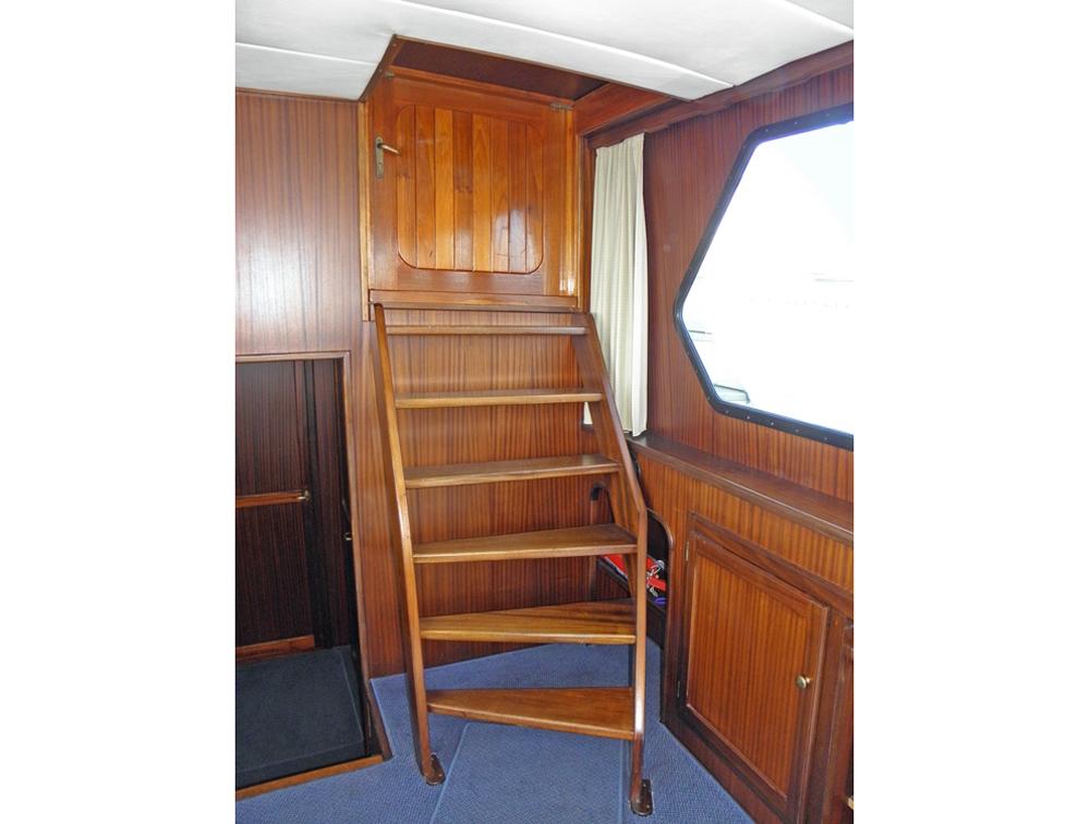 Saloon, Accommodation